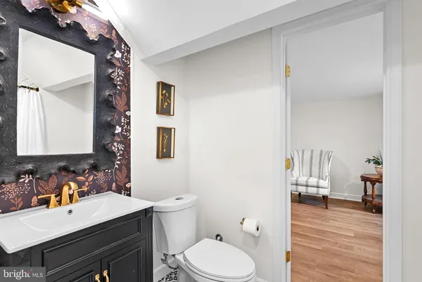 $1,895,000 | 15064 Barlow Drive, Waterford, VA 20197