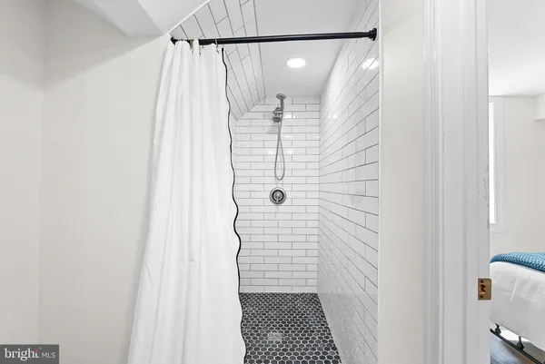 $1,895,000 | 15064 Barlow Drive, Waterford, VA 20197