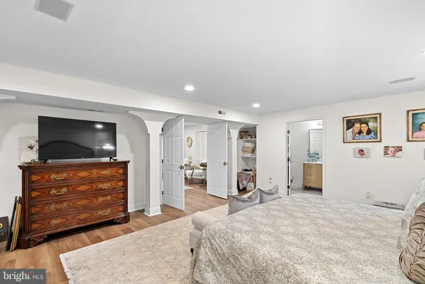 $1,895,000 | 15064 Barlow Drive, Waterford, VA 20197