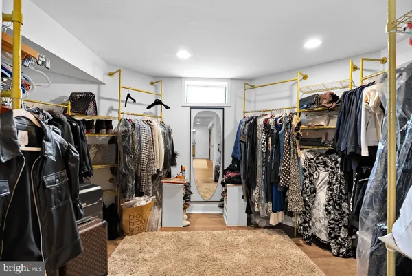 $1,895,000 | 15064 Barlow Drive, Waterford, VA 20197