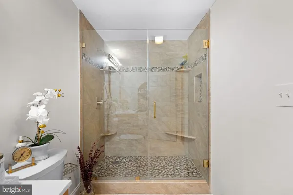 $1,895,000 | 15064 Barlow Drive, Waterford, VA 20197