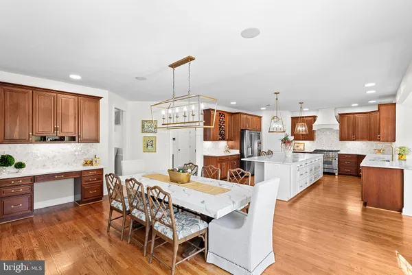 $1,895,000 | 15064 Barlow Drive, Waterford, VA 20197