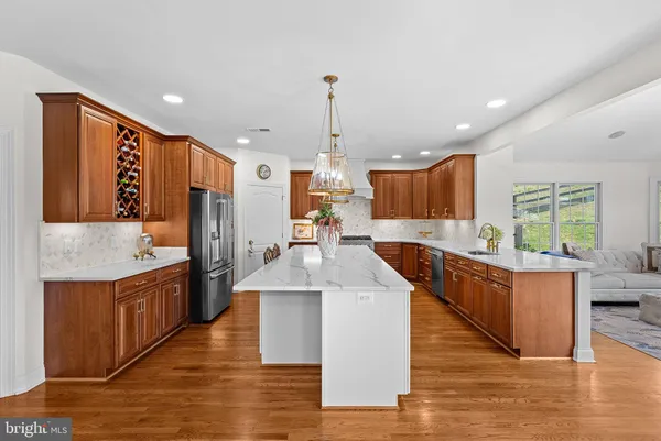 $1,895,000 | 15064 Barlow Drive, Waterford, VA 20197