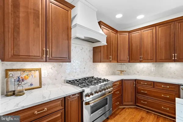 $1,895,000 | 15064 Barlow Drive, Waterford, VA 20197