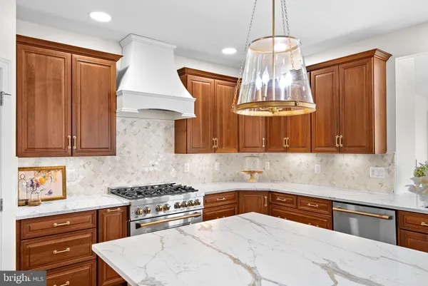 $1,895,000 | 15064 Barlow Drive, Waterford, VA 20197