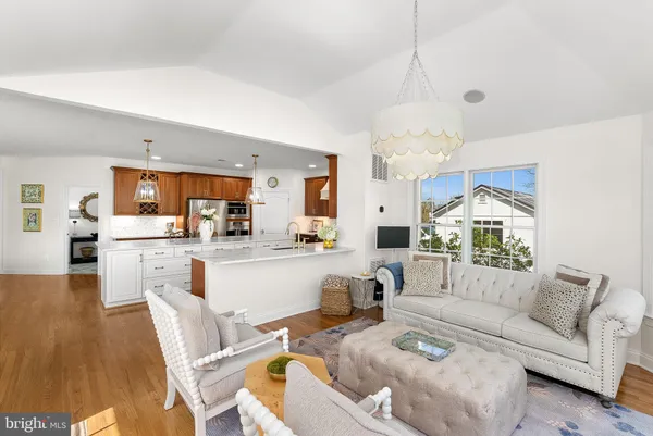 $1,895,000 | 15064 Barlow Drive, Waterford, VA 20197