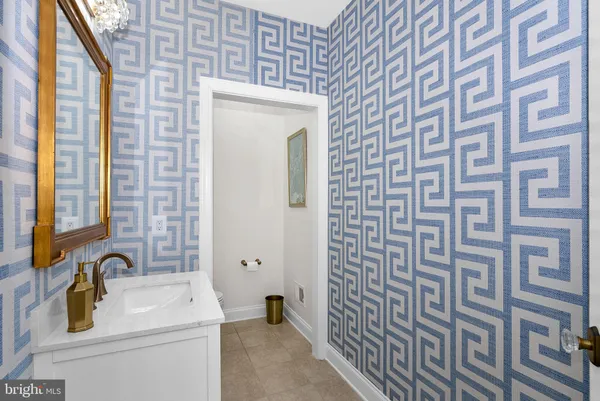 $1,895,000 | 15064 Barlow Drive, Waterford, VA 20197