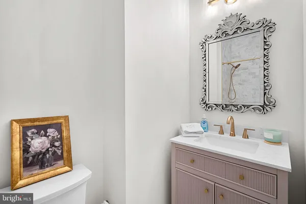 $1,895,000 | 15064 Barlow Drive, Waterford, VA 20197