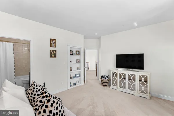 $1,895,000 | 15064 Barlow Drive, Waterford, VA 20197