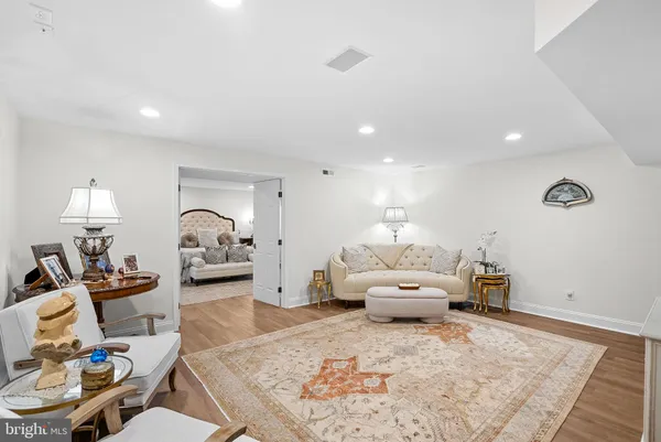 $1,895,000 | 15064 Barlow Drive, Waterford, VA 20197