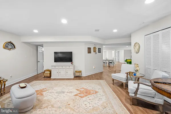 $1,895,000 | 15064 Barlow Drive, Waterford, VA 20197