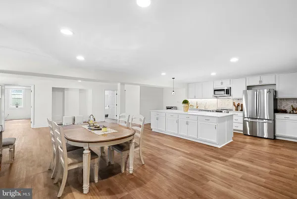 $1,895,000 | 15064 Barlow Drive, Waterford, VA 20197