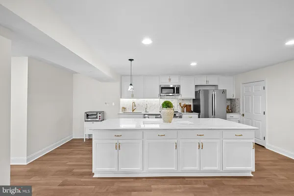 $1,895,000 | 15064 Barlow Drive, Waterford, VA 20197