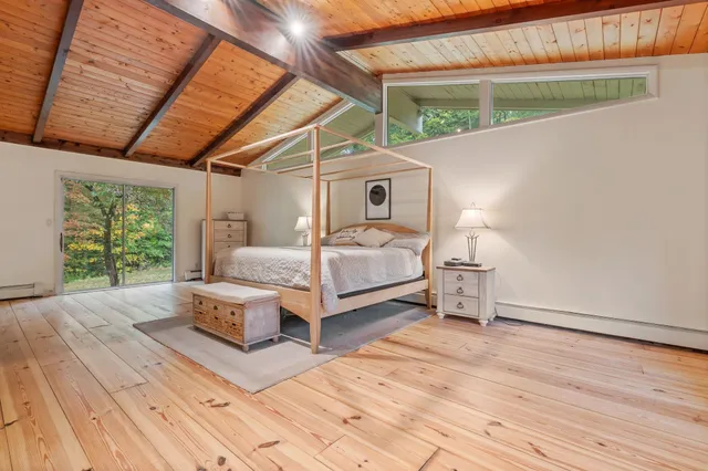 $899,000 | 4 Trow Road, Mont Vernon, NH 03057