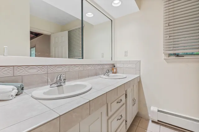 $899,000 | 4 Trow Road, Mont Vernon, NH 03057