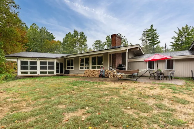 $899,000 | 4 Trow Road, Mont Vernon, NH 03057