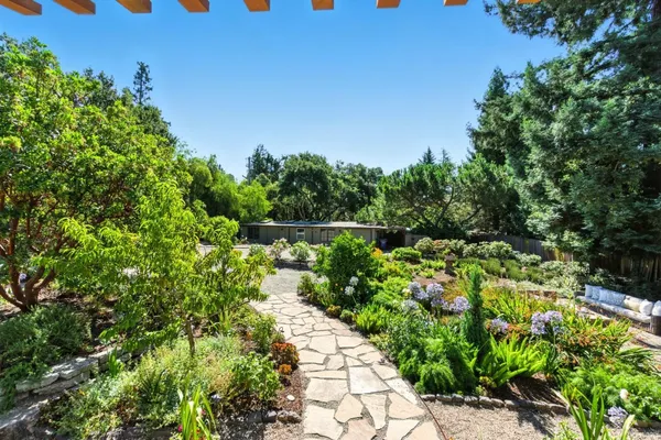 $3,895,000 | 810 Glencrag Way, Woodside, CA 94062
