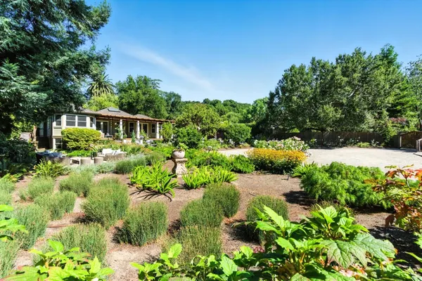 $3,895,000 | 810 Glencrag Way, Woodside, CA 94062