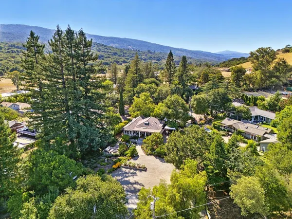 $3,895,000 | 810 Glencrag Way, Woodside, CA 94062