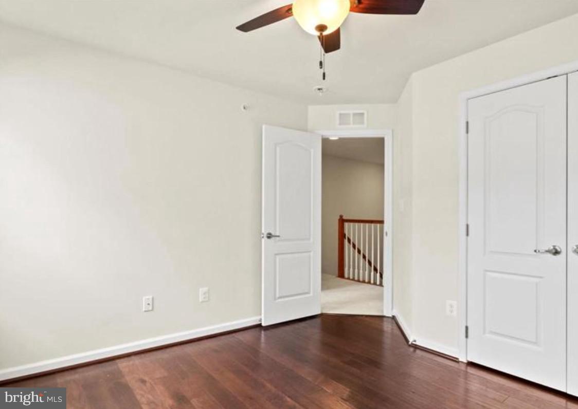 4843 Dane Ridge Circle Woodbridge, VA 22193 - Photo 15 of 24 Bright and inviting room with modern charm.