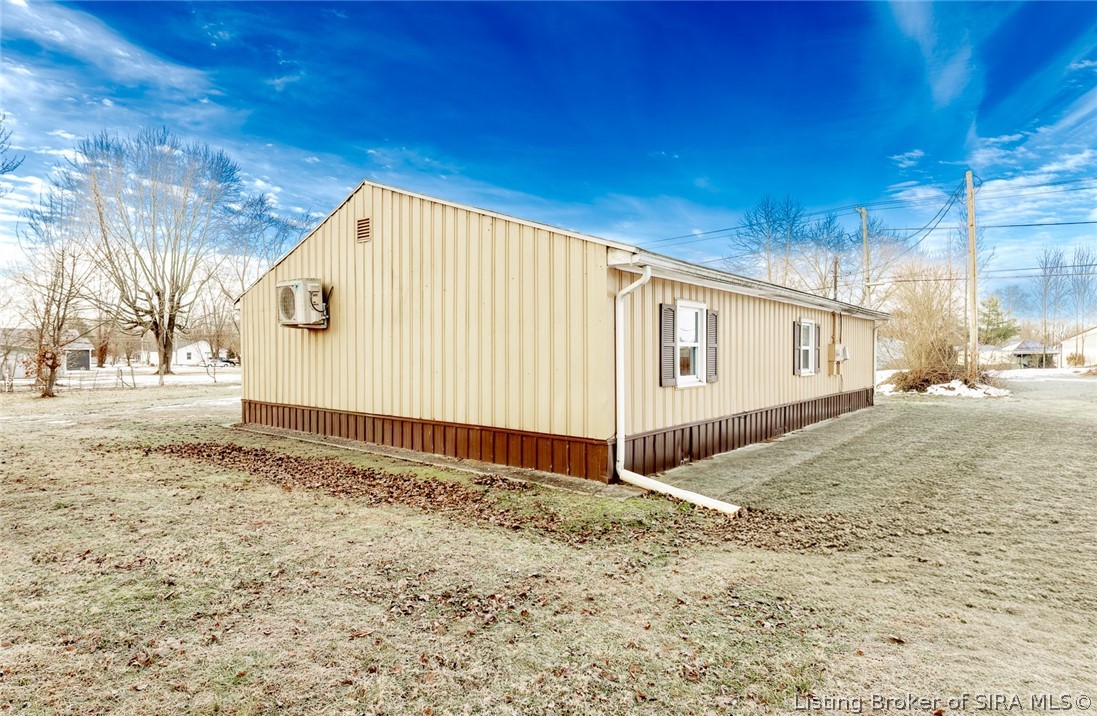 733 Mann Avenue Austin, IN 47102 - Photo 5 of 37