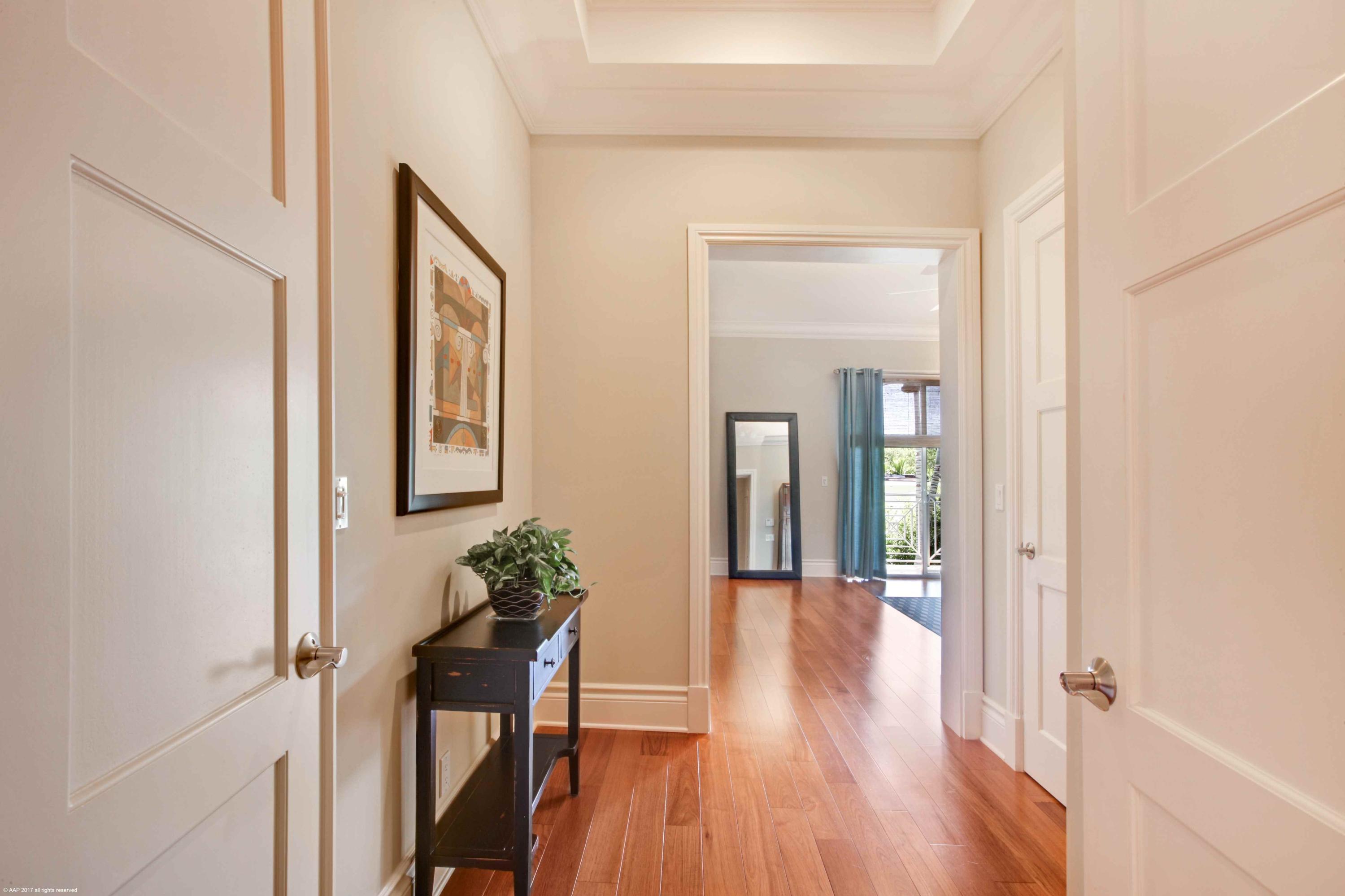 510 Northeast Wavecrest Way Boca Raton, FL 33432 - Photo 20 of 40 HALLWAY
