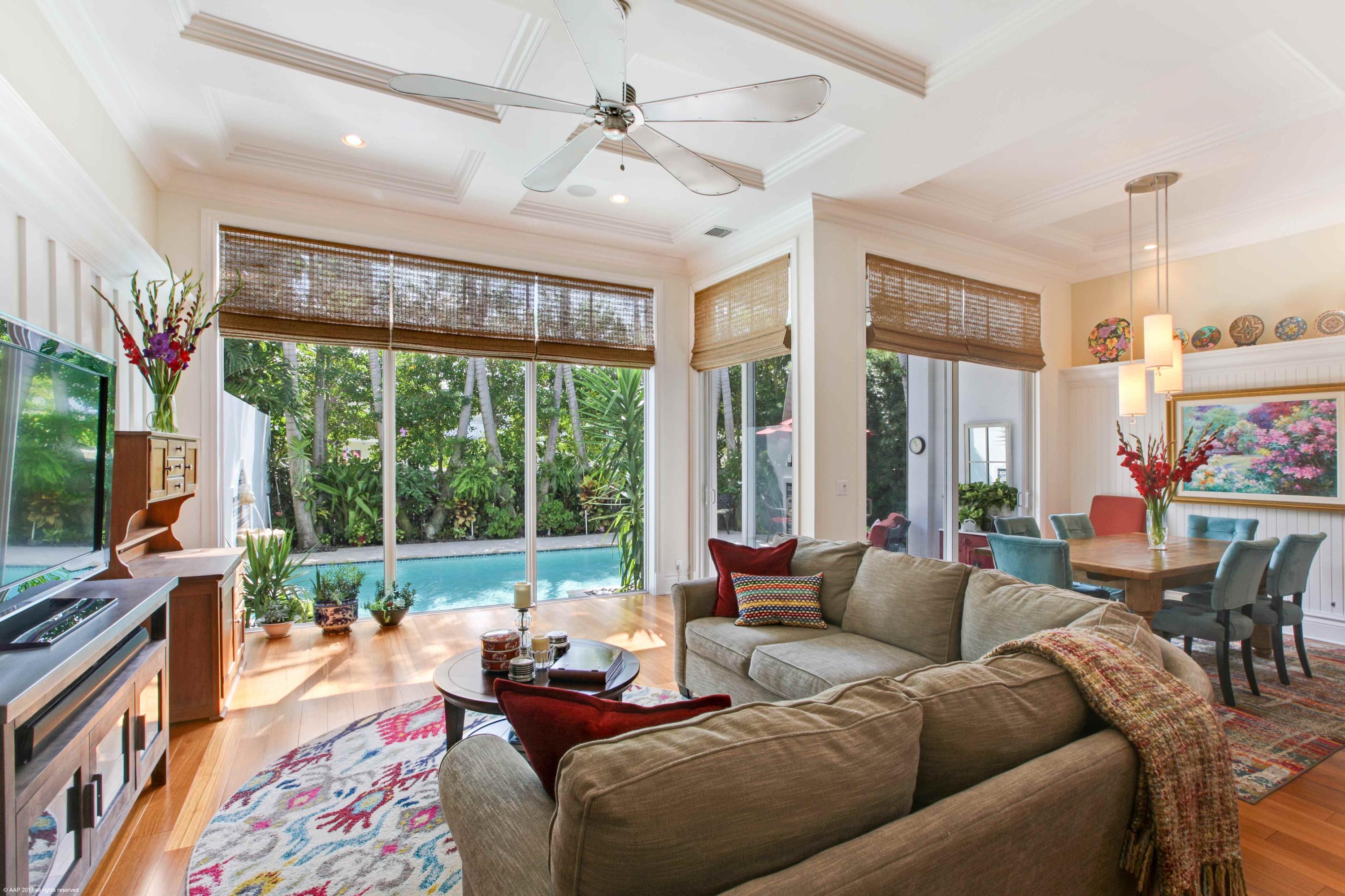 510 Northeast Wavecrest Way Boca Raton, FL 33432 - Photo 8 of 40 LIVING ROOM