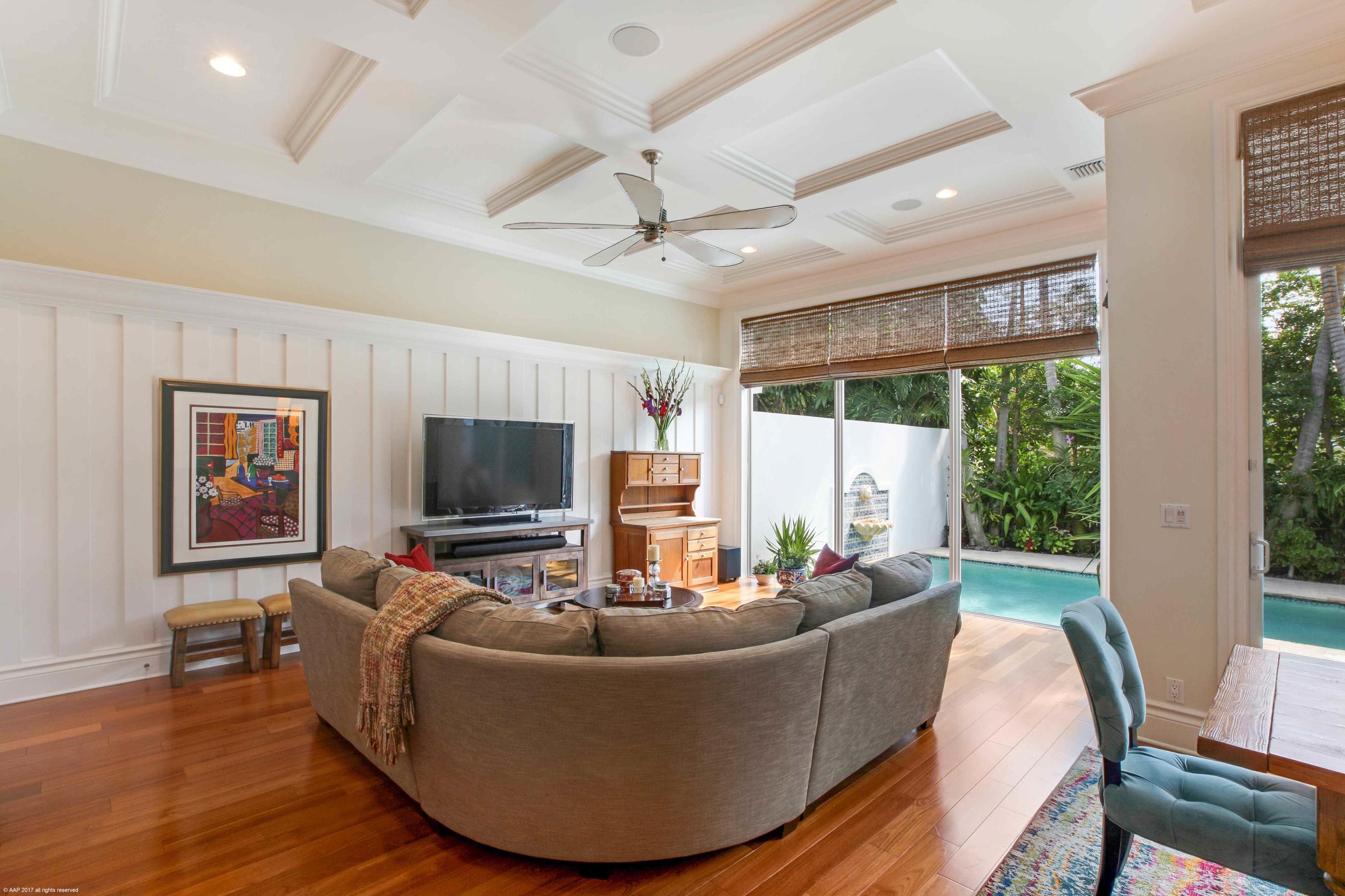 510 Northeast Wavecrest Way Boca Raton, FL 33432 - Photo 9 of 40 LIVING ROOM