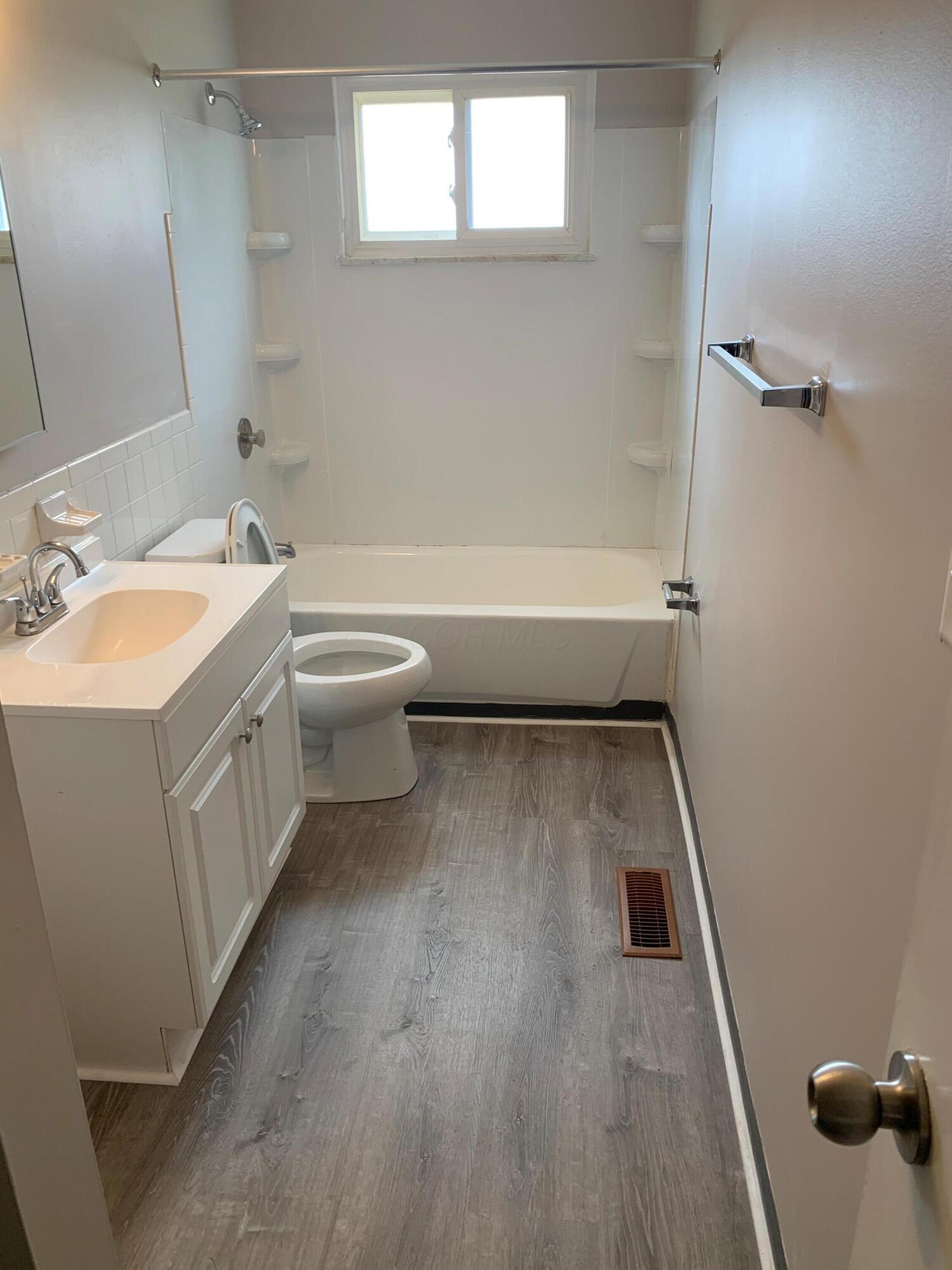3853 Fergus Road Columbus, OH 43207 - Photo 8 of 16 8 Bathroom