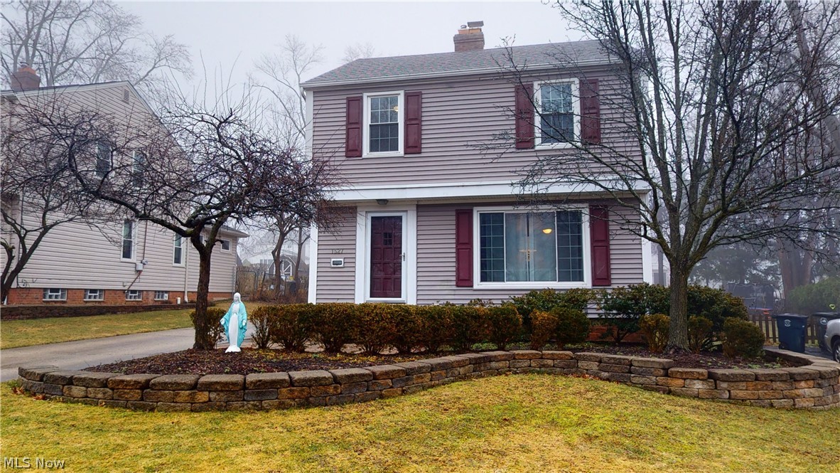 Welcome to 1527 Edgefield Rd., Lyndhurst!