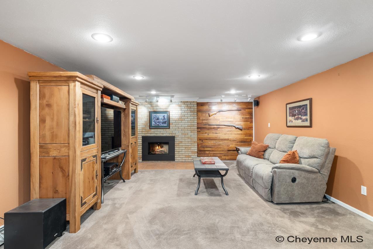 5160 Sycamore Road Cheyenne, WY 82009 - Photo 21 of 36 Gallery Image 21