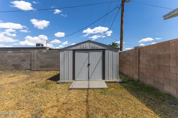 $349,900 | 7601 West Sheila Lane, Phoenix, AZ 85033