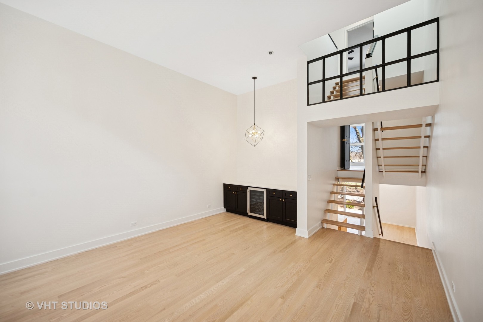 1203 Central Street, Unit B Evanston, IL 60201 - Photo 5 of 26