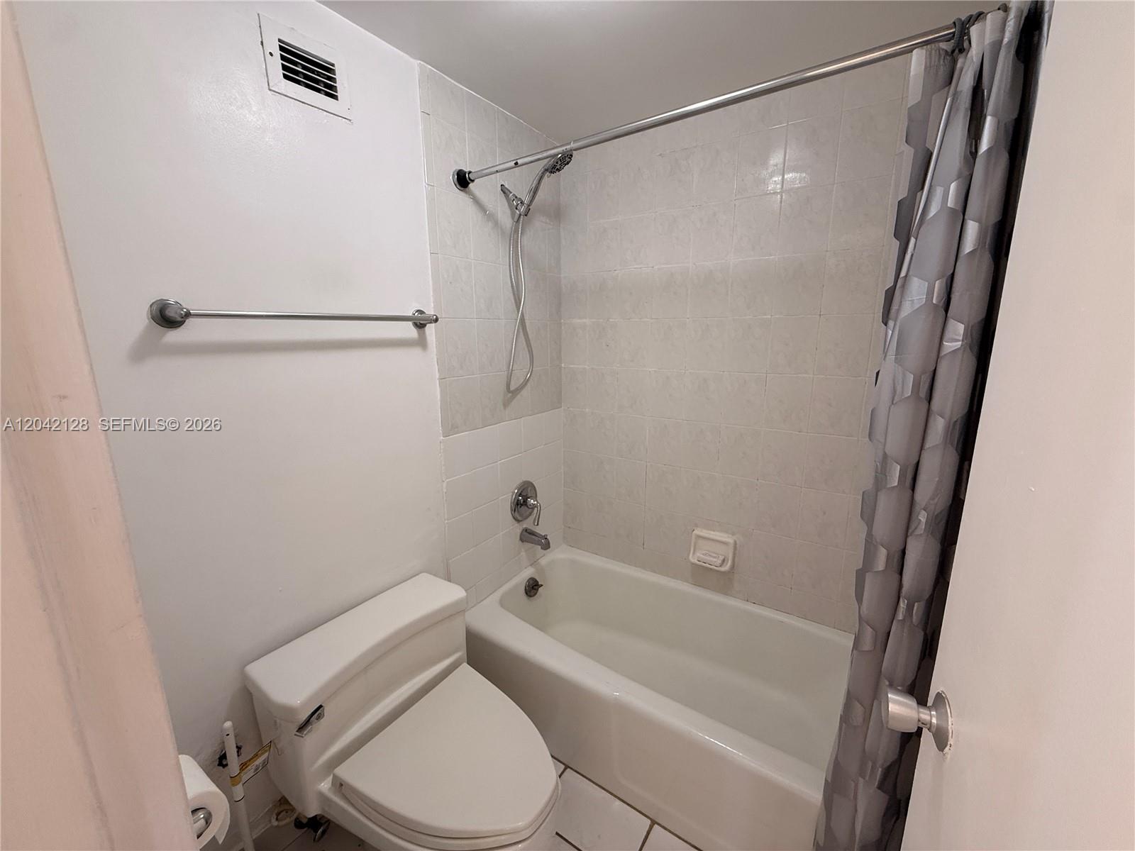 100 Lincoln Road, Unit 1025 Miami Beach, FL 33139 - Photo 16 of 27