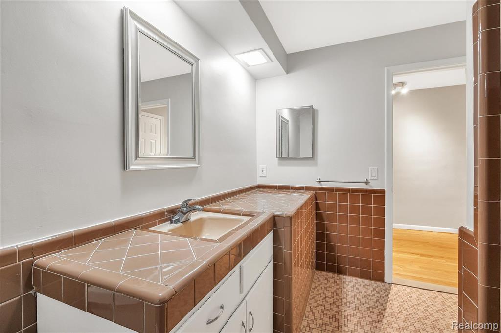 30540 Pear Ridge Farmington Hills, MI 48334 - Photo 25 of 66