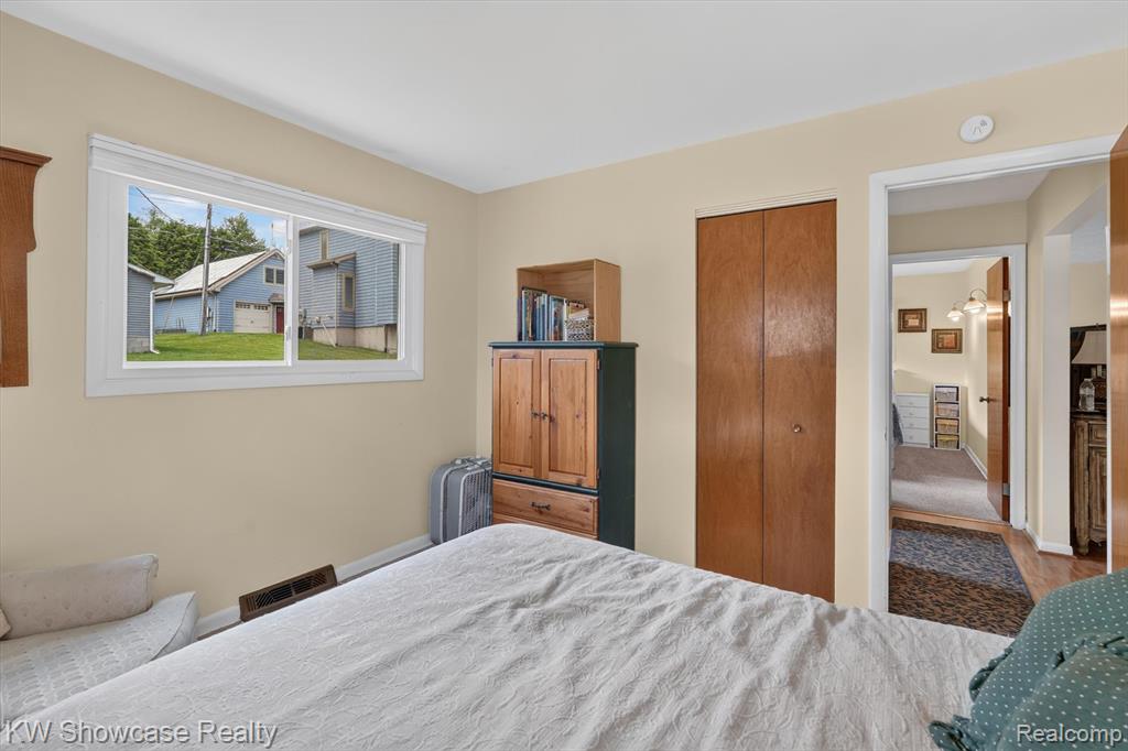 5854 Bullard Road Fenton, MI 48430 - Photo 19 of 47