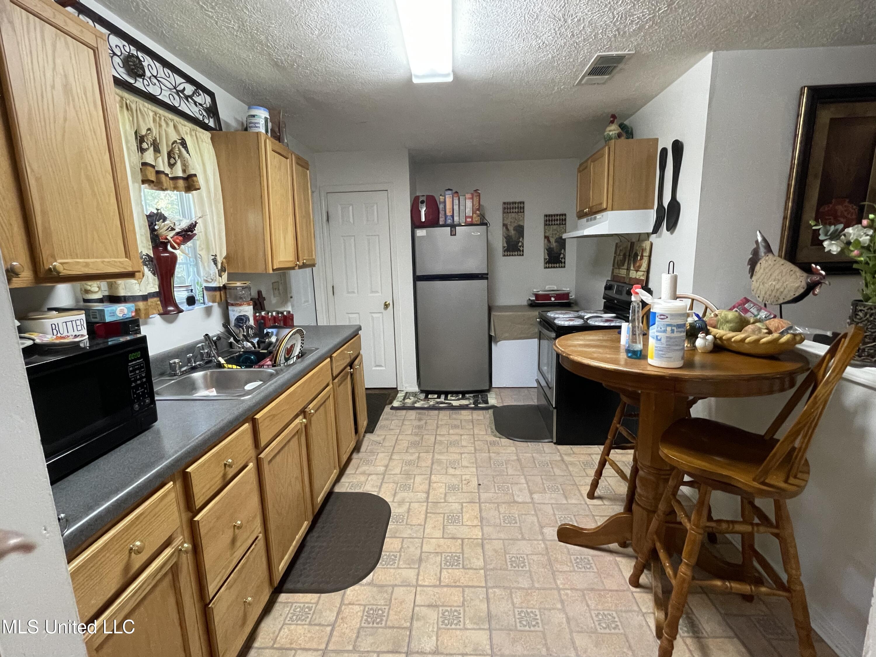 222 Greytown Road Lake, MS 39092 - Photo 5 of 16 D585F030-2EF9-4354-A85D-AB2CAF6DD7E4
