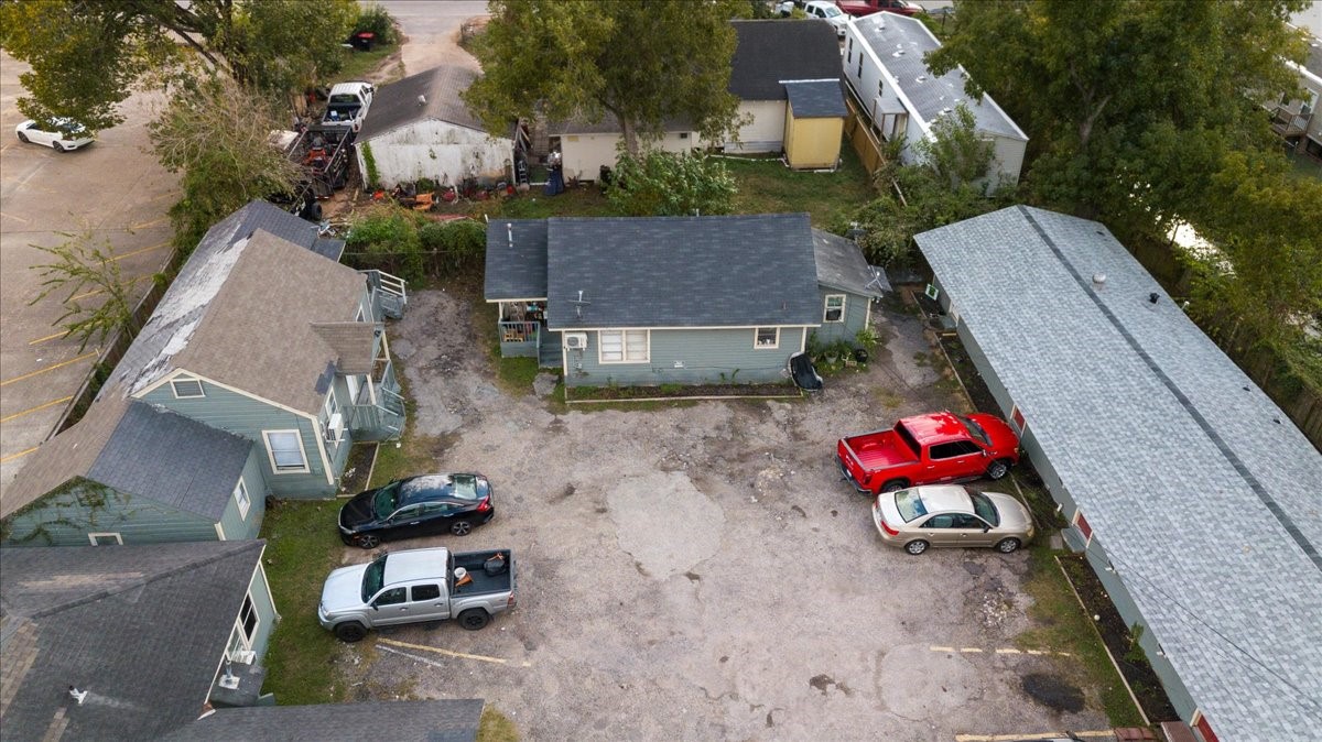 13928 Bandera Street Houston, TX 77015 - Photo 39 of 40 a backyard of a house with outdoor seating