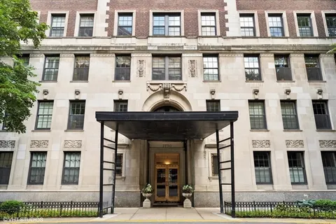 $399,900 | 3750 North Lake Shore Drive, Unit 10H, Chicago, IL 60613