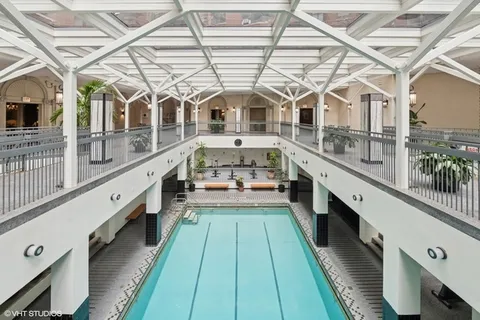 $399,900 | 3750 North Lake Shore Drive, Unit 10H, Chicago, IL 60613