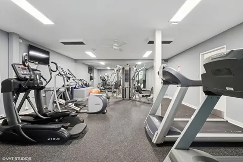 $399,900 | 3750 North Lake Shore Drive, Unit 10H, Chicago, IL 60613