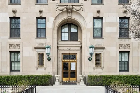 $399,900 | 3750 North Lake Shore Drive, Unit 10H, Chicago, IL 60613