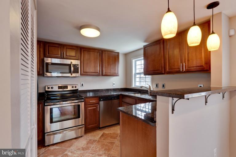 9532 Temple Hill Road Clinton, MD 20735 - Photo 11 of 19 Interior (General)