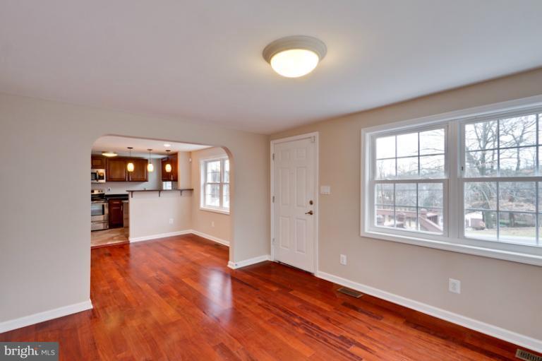 9532 Temple Hill Road Clinton, MD 20735 - Photo 7 of 19 Interior (General)