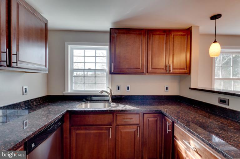 9532 Temple Hill Road Clinton, MD 20735 - Photo 9 of 19 Interior (General)