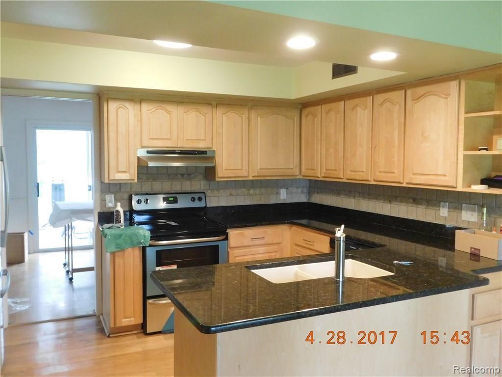 4290 Wendell Road West Bloomfield, MI 48323 - Photo 23 of 50