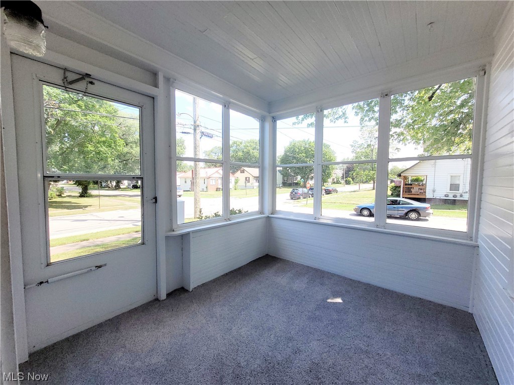 77 North State Street Rittman, OH 44270 - Photo 5 of 13 Enclosed Front Porch