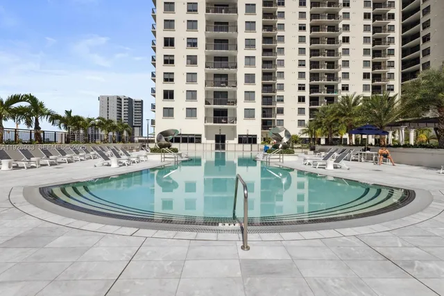 a view of a multi story building