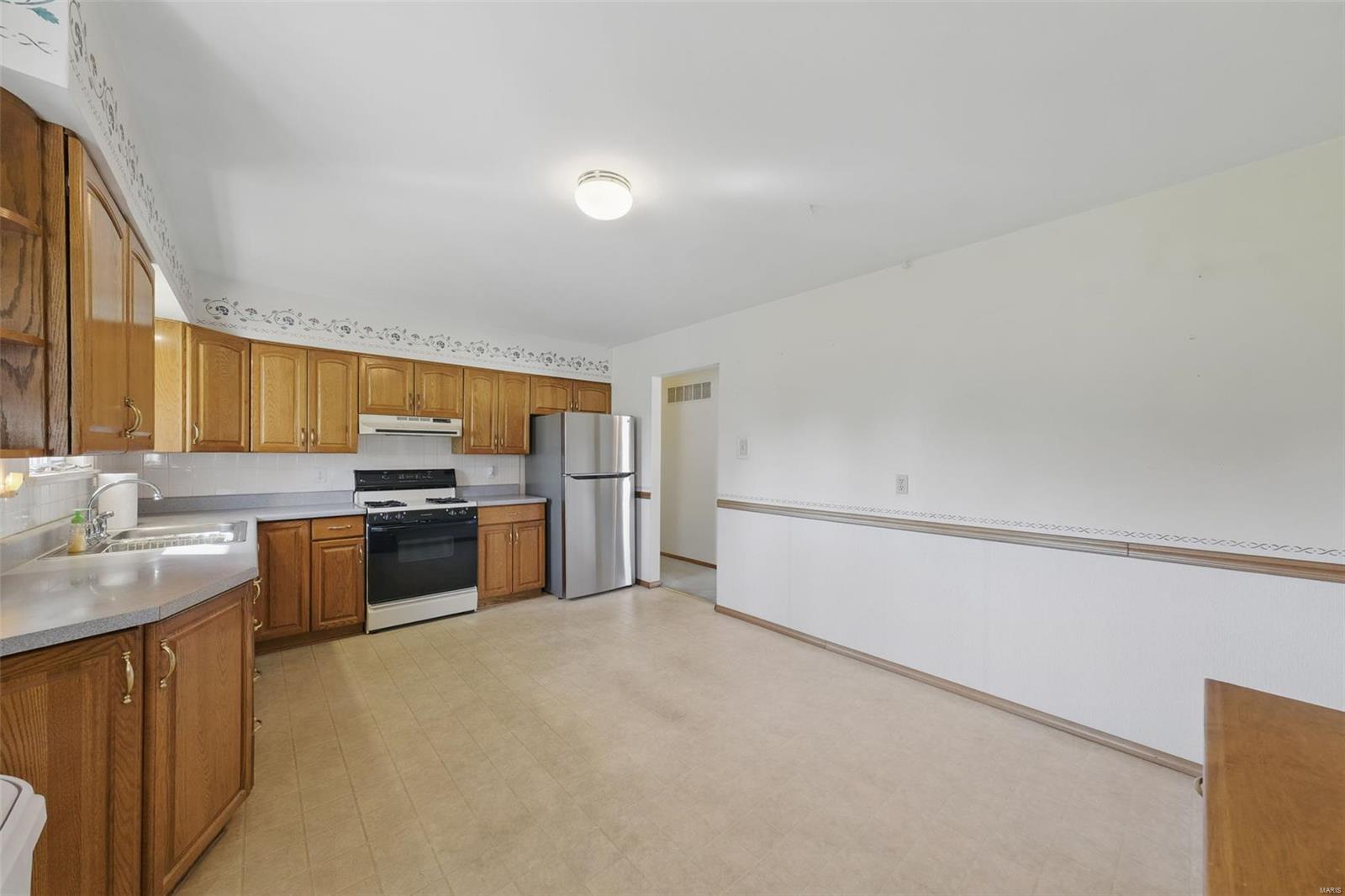 77 Willow Way St. Charles, MO 63304 - Photo 10 of 26