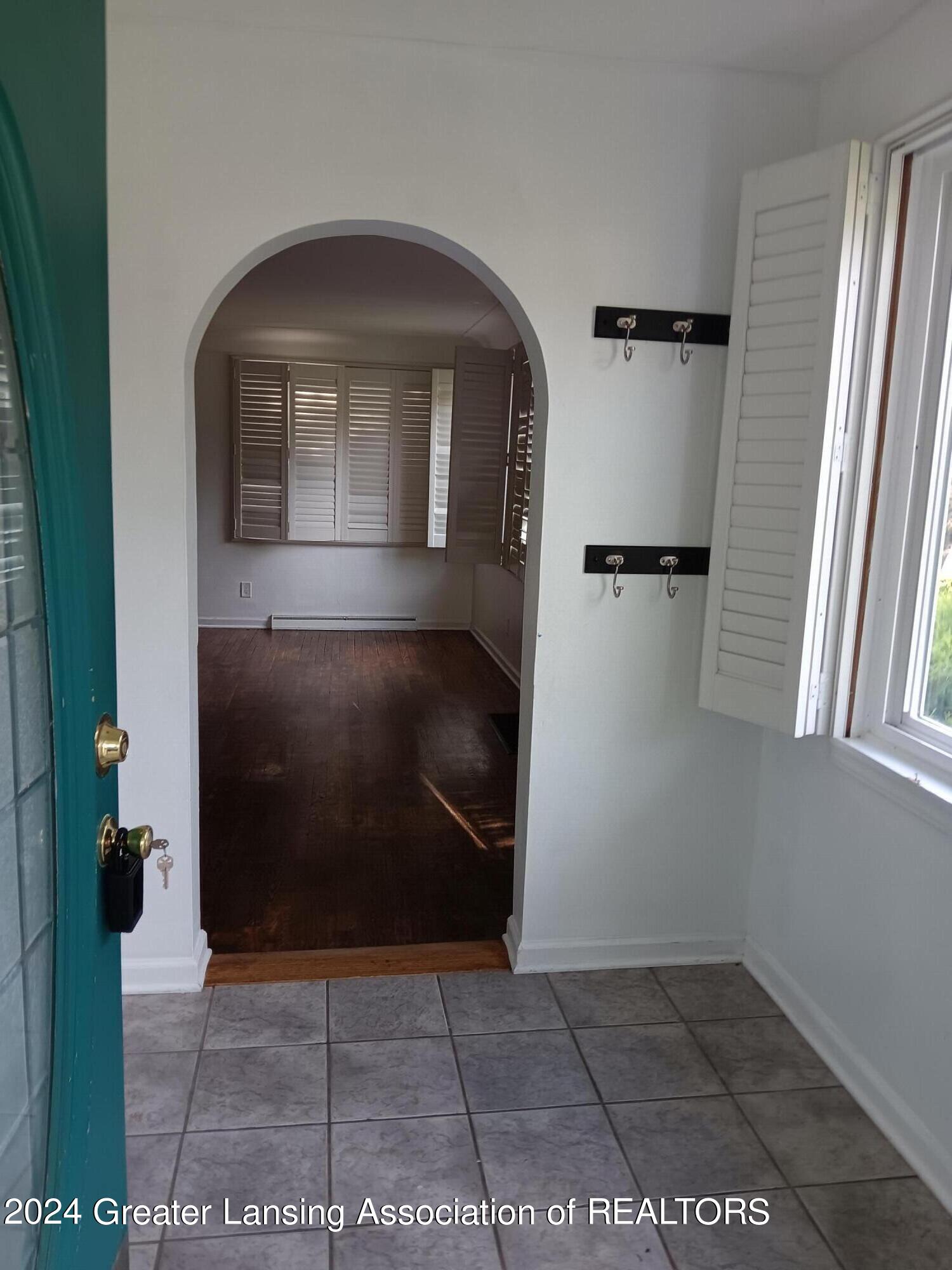 609 2nd Street Fenton, MI 48430 - Photo 5 of 18 20240702_081549